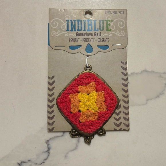INDIBLUE Crochet Metal Pendant with Red and Yellow Design Festival Vibes NEW - Picture 2 of 8